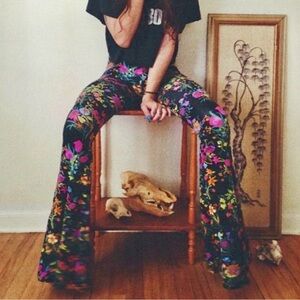 spell--gypsy queen bells, SM, black floral, EUC!